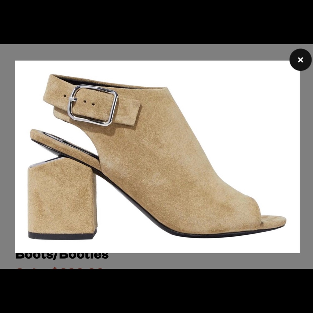 Alexander Want “Nadia” Sandal